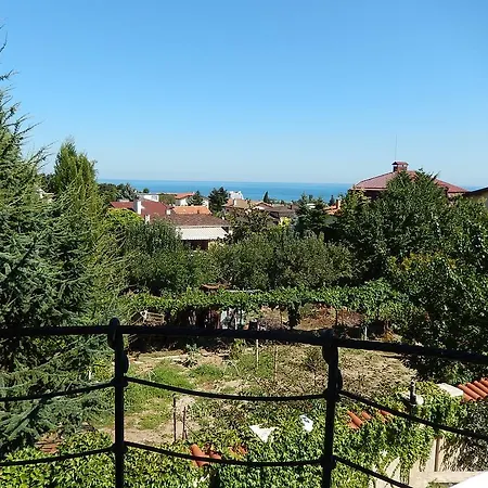 Vila Denica فارنا