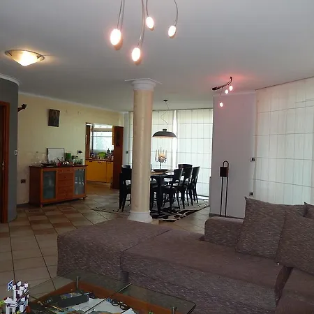 Vila Denica بيت للعطل