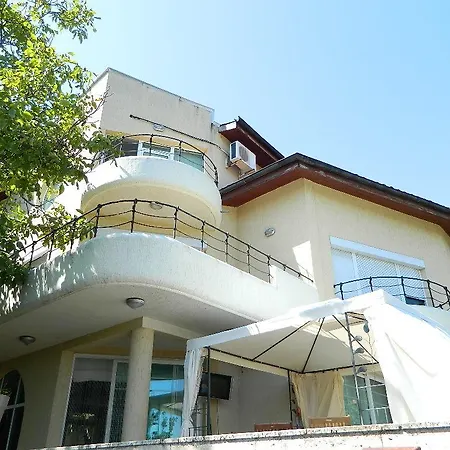 Holiday home Vila Denica *