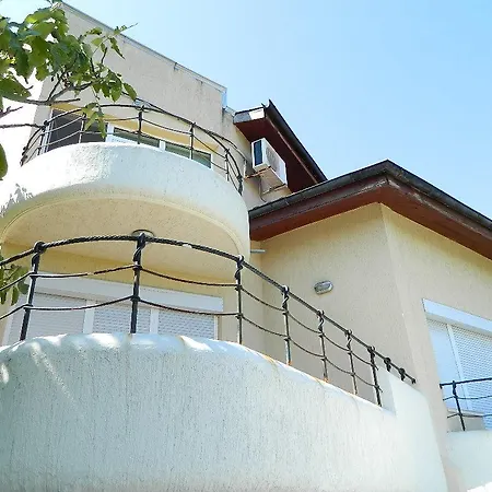 Vila Denica Holiday home